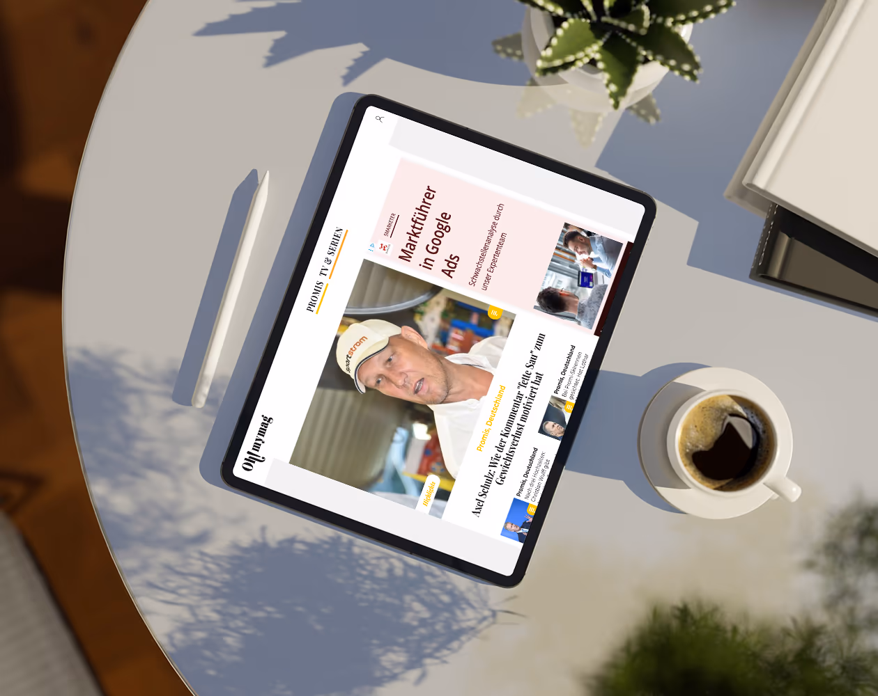 Tablet auf einem Tisch mit der ohmymag-Website — neue Inhalte direkt in der Lese­situation
